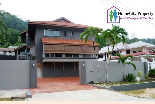 3 STOREY LUXURIOUS FOR RENT