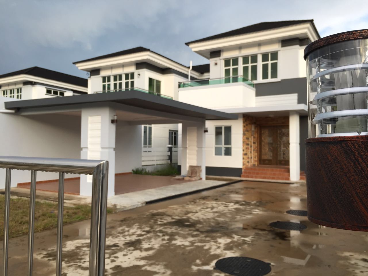 2 STOREY SEMI DETACHED FOR RENT