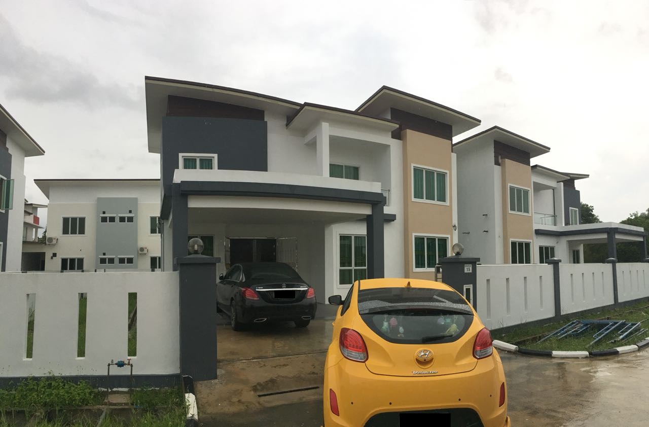 2 STOREY SEMI DETACHED FOR RENT